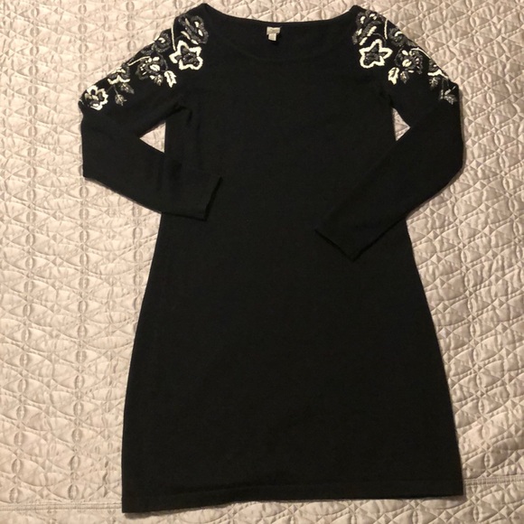 Sweater dress with embroidered sleeves detail - Picture 2 of 5